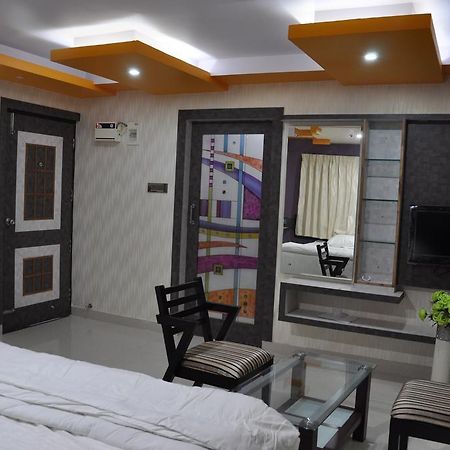 Hotel Av Comforts Settahalasūr Extérieur photo