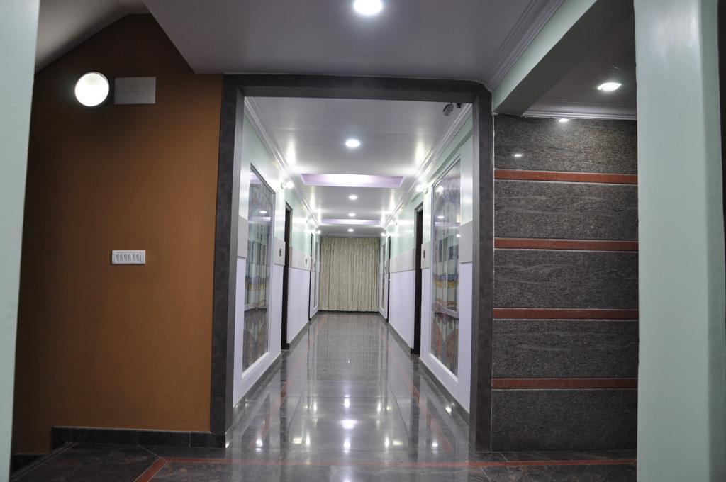 Hotel Av Comforts Settahalasūr Extérieur photo
