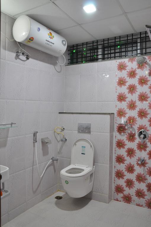 Hotel Av Comforts Settahalasūr Extérieur photo