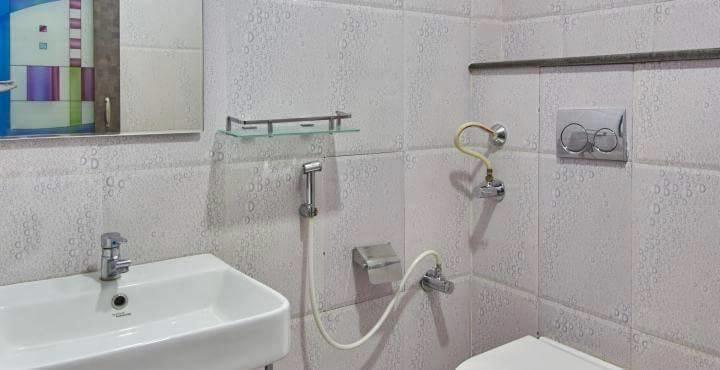 Hotel Av Comforts Settahalasūr Extérieur photo